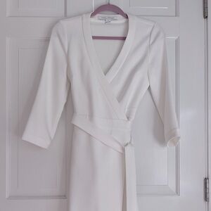 STRIKING white Diane Von Furstenburg wrap dress. Size 2.